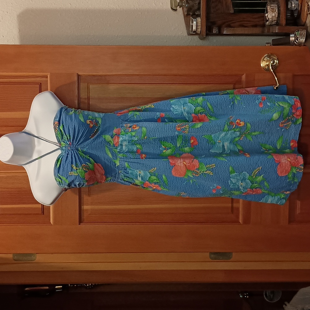Strapless sundress, seersucker material, tropical print, blue and floral